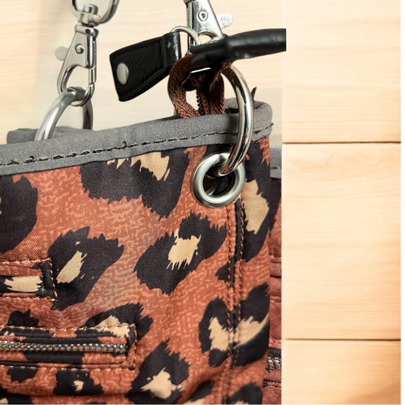 Franco Sarto Leopard Print crossbody purse - Picture 4 of 10